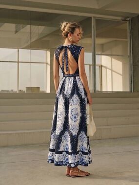 COMMENSE Backless Floral Print Maxi Dress - size Large